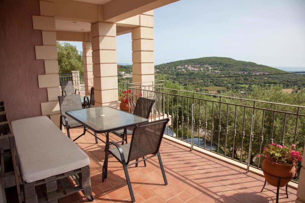 Troianata Villa Tzanatos מראה חיצוני תמונה